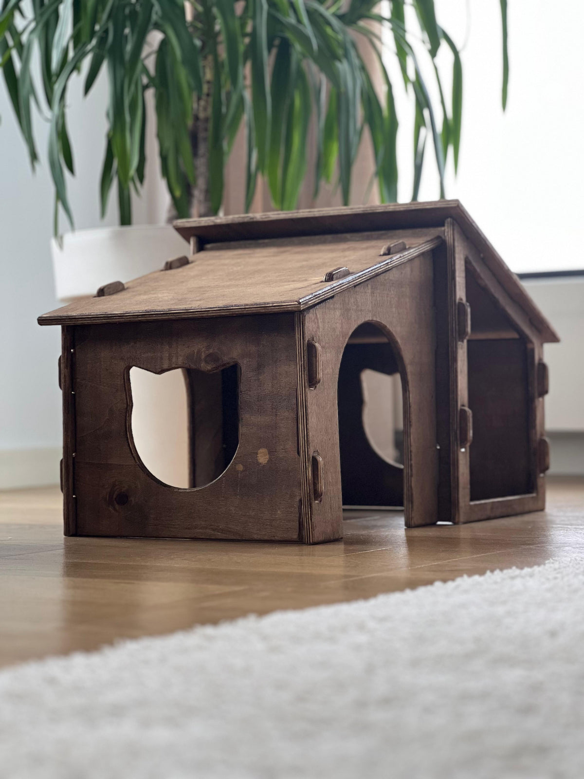 Modernes Katzenhaus II